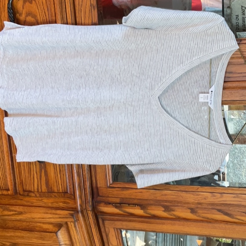 Athleta lightweight top